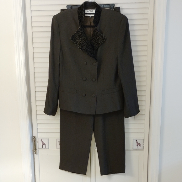 Kasper Pants - Kasper Green/Black Double Breast Suit with Animal Print Collar